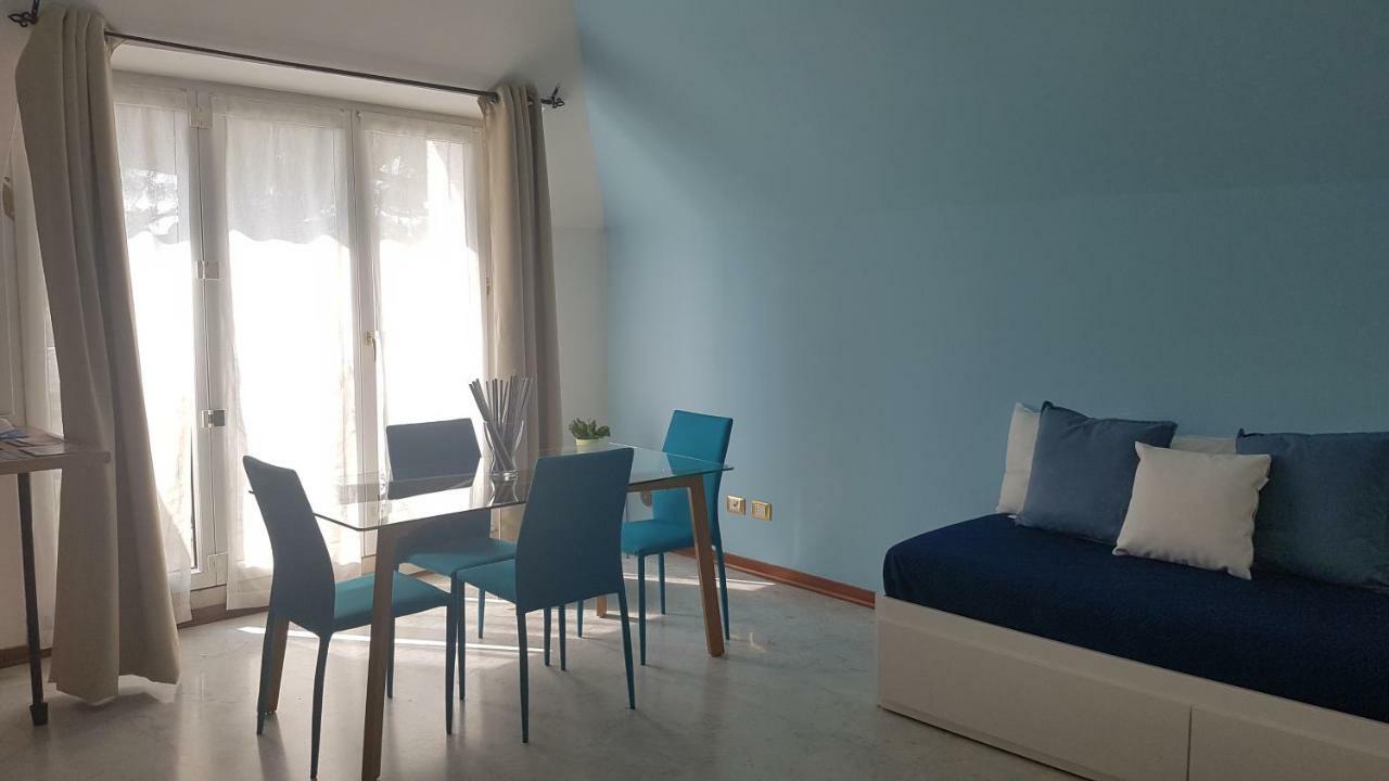 La Magnolia Apartments Violet Desenzano del Garda Luaran gambar